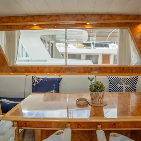 Charter Boat * Barcelona