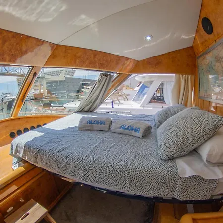 Botel Charter Boat *