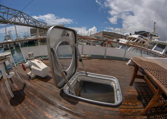 Charter Boat Barcelone